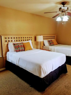 CLOSE TO STRIP, Very Private, GATED, Huge Floorplan, WIFI, Washer&Dryer